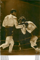 BOXE 02/1961 PAUL MAOLET BAT MANOLO GARCIA  AU 9èm ROUND PHOTO DE PRESSE  18X13CM - Sport