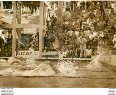 NATATION CHAMPIONNAT DE FRANCE 1962 GOTTVALLES VAINQUEUR 100 M NAGE LIBRE PHOTO DE PRESSE  18X13CM - Deportes