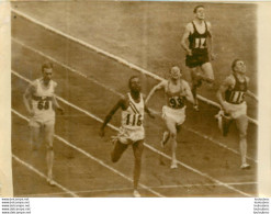 ATHLETISME J.O. MELBOURNE 1956 JENKINS REMPORTE LE 400 METRES PHOTO DE PRESSE 18 X 13 CM - Sports
