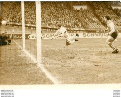 FOOTBALL SKIBA STADE FRANCAIS MARQUE LE BUT PARC DES PRINCES 1962 PHOTO DE PRESSE 18X13CM - Sport