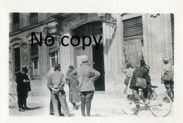 PHOTO FRANCAISE 2e RAL - LECTURE DES ORDRES DE L'E-M. A VIENNE LA VILLE PRES DE MOIREMONT MARNE - GUERRE 1914 1918 - Guerre, Militaire