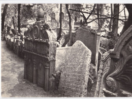 The Old Jewish Cemetery In Prague - Tchéquie