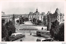 [03] Allier > Vichy - L'Esplanade De L'Hôtel De Ville  Autocars Cpsm PF 1949 - Autobus & Pullman