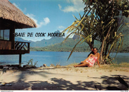 TAHITI - BAIE DE COOK MOOREA - JEUNE TAHITIENNE Cpsm GF Dos Vierge - Polynésie Française