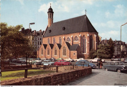 BRUXELLES : Eglise De La Madeleine # Automobiles # NSU Prinz VW Beetle FORD Fairlane Mini Cooper SAAB 96 CPSM GF 1971 - Andere & Zonder Classificatie