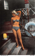 PIN-UP - Jeune Femme En Maillot De Bain "Bikini"  Cpsm  PF - Pin-Ups