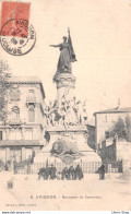 AVIGNON (84) Monument Du Centenaire - GRAND BAR PUJADE - EDITION A. BENET, AVIGNON Cpa 1905 - Avignon