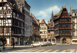 STRASBOURG (Bas-Rhin) Place De La Cathédrale Pharmacie Du Cerf # Automobiles SIMCA 1300, CITROËN DS - Strasbourg