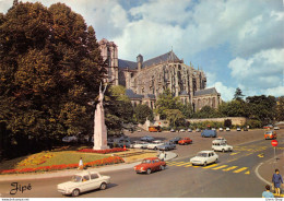 LE MANS (Sarthe) Cathédrale St-Julien   # Automobiles # Simca 1000 Et 1100, Dauphine, 4 L  Cpsm GF 1973 - Le Mans