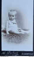 Photographie XIXe CDV Portrait D'un Bébé Photographie Du Progrès A. Détraz Alberville - Anciennes (Av. 1900)