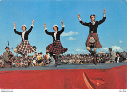 Highland Dancing - Group In The Picturesque Costume, Dancing The Bagpipes At The Nairn Games - Autres & Non Classés