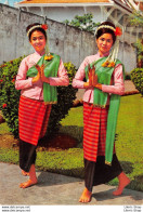Thaïlande -  Thai Classical Dances With Two Pretty Young Girls In Traditional Costume - Tailandia