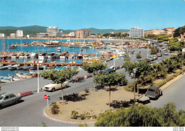 [83] Le Lavandou - Cpsm GF 1966 - Le Port - Automobiles Peugeot 403 - 2cv - Voitures De Tourisme