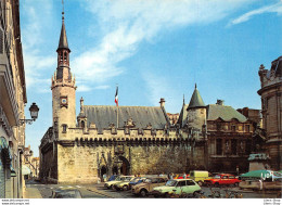 [17] La Rochelle - L'Hôtel De Ville - R5, 2 CV, BMW Cpm GF 1984 - Passenger Cars