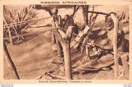Kouandé (Nord-Dahomey). Tisserand Au Travail - Dahome