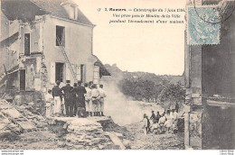 Catastrophe Du 7 Juin 1904 - Écroulement D'une Maison, Vue Prise Près Le Moulin De La Ville, Devant Le 115ème R.I Cpa - Mamers