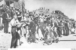 CPSM Miroir-Sprint - Tour De France 1956 -18 ème étape : GAP-TURIN - Roger WLKOWIAK Franchit Le Col De La Croix De Fer - Cyclisme