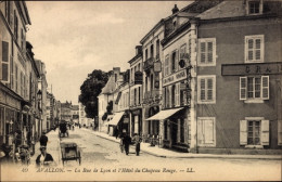 CPA Avallon-Yonne, Rue De Lyon Und Hôtel Du Chapeau Rouge - Autres & Non Classés