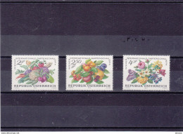 AUTRICHE 1974 HORTICULTURE  Yvert 1274-1276, Michel 1444-1446 NEUF** MNH Cote 2,75 Euros - Unused Stamps