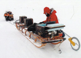 1 AK Antarktis / Antarctica * Making Final Adjustments To A Nansen Sled That Carries Radar Equipment * - Other & Unclassified