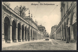 AK Bologna, Via Indipendenza, Strassenbahn  - Strassenbahnen