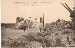 MILITARIA 62 PAS DE CALAIS LENS APRES LES BOMBARDEMENTS DE LA GUERRE 14/18 : LA GRANDE PLACE THE PRINCIPAL PLACE - Oorlog 1914-18