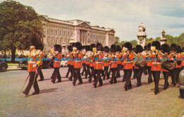 R000783 Guards Band Near Buckingham Palace. London. Natural Colour Series. 1961 - Autres & Non Classés