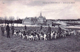  60  - Oise -  CHANTILLY -  Chasse A Courre - Sortie De La Meute - Chantilly