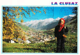 74 - Haute Savoie -  LA CLUSAZ - Village Typique Des Aravis Avec Le Ramoneur Savoyard - La Clusaz