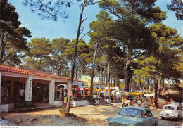 83 /  Toulon - Automobiles Ford Taunus VW Cox - La Tour Beaumont - Le Village Provençal - Éd.Gai-soleil 1989 Cpm - Toulon