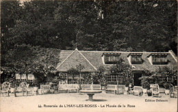 N°2903 W -cpa Roseraie De L'Hay Les Roses -le Musée De La Rose- - L'Hay Les Roses