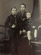 Photo CDV Kaltenbacher à Amiens - Trois Jeunes Garçons, Les Cousins Antoine D'Amiens, Second Empire Ca 1865-70 L680 - Anciennes (Av. 1900)