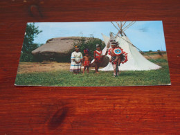 76075-       INDIANS AT PIPESTONE NATIONAL MONUMENT PIPESTONE,MINNESOTA - Indiaans (Noord-Amerikaans)