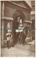 R001308 Horse Guards Sentries. Whitehall. London. Valentine. Photo Brown - Autres & Non Classés