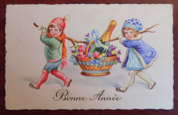 Cpa Bonne Année - 2 Enfants Transportant Une Grosse Bouteille De Champagne - Bonnet Rouge 1933 - Nouvel An