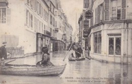 MEAUX Inondations 25-26 Et 27 Janvier 1910 Rue ST NICOLAS (passage Des Habitants) - Meaux