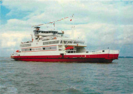 Bateaux - Bac - Red Funnel MV Red Falcon Commissioned Easter 1994 - CPM - Voir Scans Recto-Verso - Autres & Non Classés