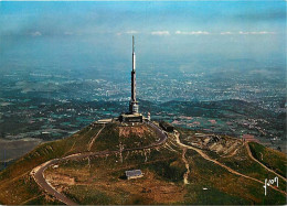 63 - Le Puy De Dome - Le Sommet Et Le Poste De Relais De Télévision - Le Temple De Mercure Et à L'arrière-plan La Ville  - Autres & Non Classés
