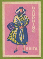 ÉTIQUETTE DE BOITE D'ALLUMETTES COSTUMES FÉMININS - DAUPHINÉ - Cajas De Cerillas - Etiquetas