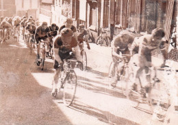 CYCLISME 05/1961 HALLUIN PRIX DE LA VOIX DU NORD PHOTO 15 X 10 CM - Sports