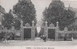 PARIS, LA GRILLE DU PARC MONCEAU, CALECHES  REF 16384 - Parks, Gardens