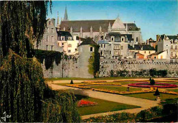 56 - Vannes - Les Jardins Devant Les Remparts Et La Cathédrale - Fleurs - Flamme Postale - CPM - Voir Scans Recto-Verso - Vannes