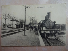 CPA 01 SATHONAY La Gare Train Gros Plan - Non Classés