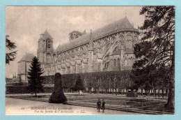 CP 18 - Bourges - La Cathédrale - Vue Du Jardin De L'Archevêché - LL - Bourges