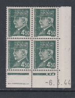 France N° 521 B XX : Type  Pétain : 4 F. 50 Vert En Bloc De 4 Coin Daté Du 6 . 3 . 44  ; 3 Pts Blancs Ss Charnière, TB - 1940-1949