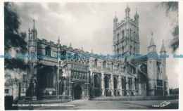 R002231 South West Front. Gloucester Cathedral. Walter Scott. RP - Welt