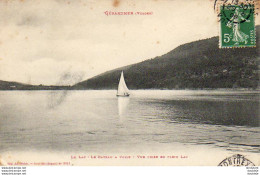 D88  GERARDMER  Le Lac- Le Bateau à Voile- Vue Prise En Plein Lac  ..... - Gerardmer