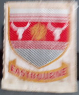 ECUSSON TISSU BRODE . EASTBOURNE . SCAN - Blazoenen (textiel)