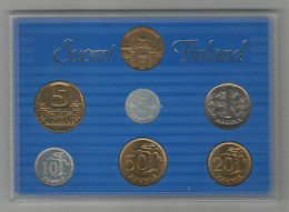 The Mint Of Finland Official Coin Set With Special Token Year 1990 - In ORIGINAL CASE And MINT CONDITION - - Finlandia