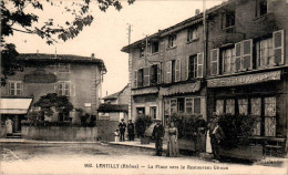 Lentilly Canton De L'Arbresle La Place Vers Le Restaurant Giroux Commerce Rhône 69210 N°992 Dos Vert Cpa Ecrite Au Dos - Autres & Non Classés